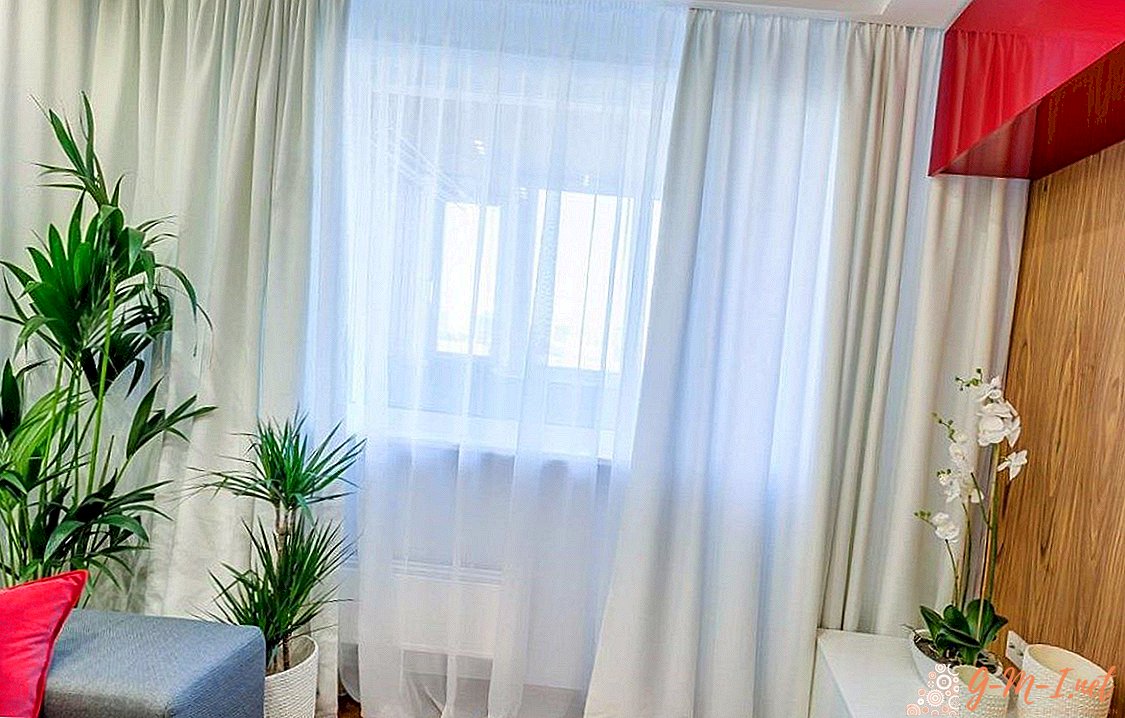 White curtains in the bedroom interior: photos