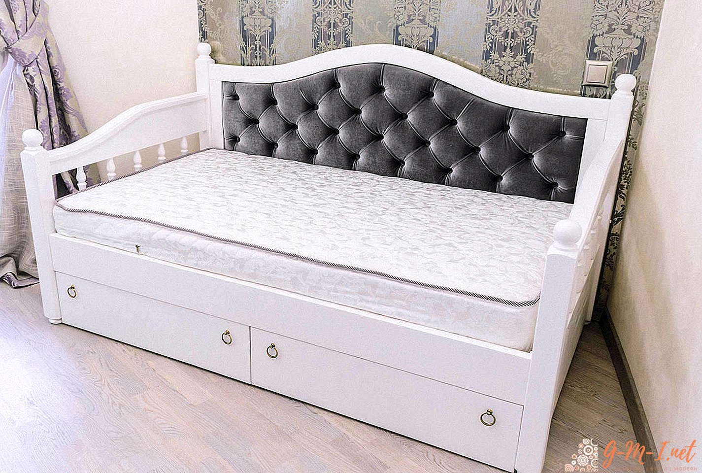 Was ist der Unterschied zwischen einer Ottomane und einem Bett?