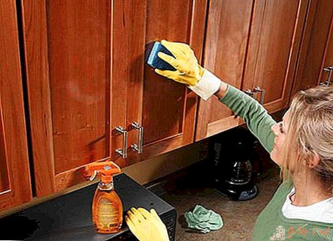 How to wash grease in kitchen cabinets