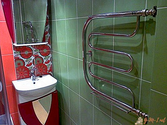 What to do if the heated towel rail flows at the junction