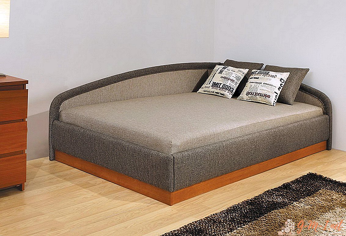 Which is better, ottoman or bed