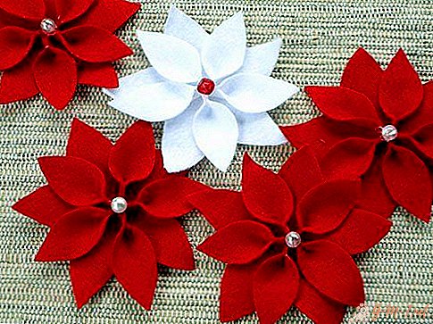 DIY paper flowers on a Christmas tree