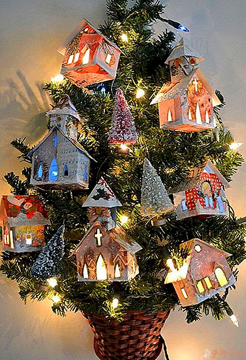 Casa de árbol de Navidad de cartón hágalo usted mismo