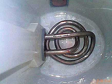 Var är spiralen i den elektriska vattenkokaren