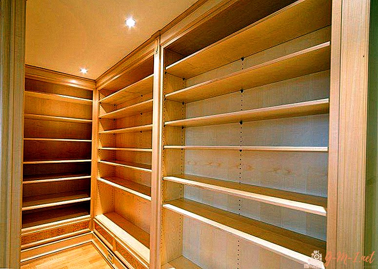 What to make shelves in the dressing room