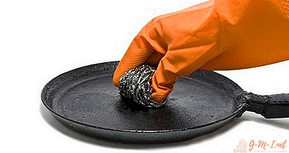 Како се лако ријешити угљеника у тави