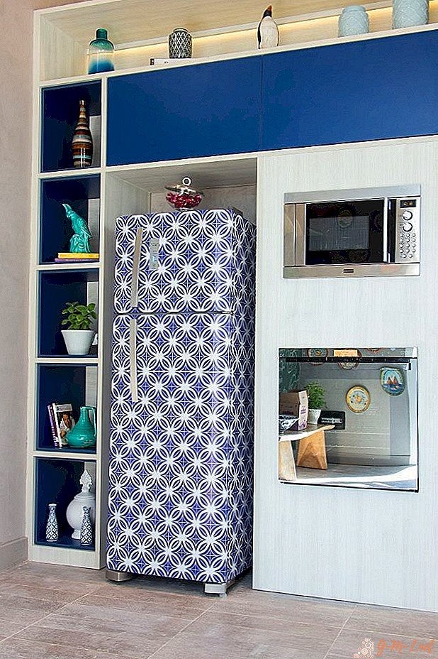 So kleben Sie einen Kühlschrank mit einer selbstklebenden Folie