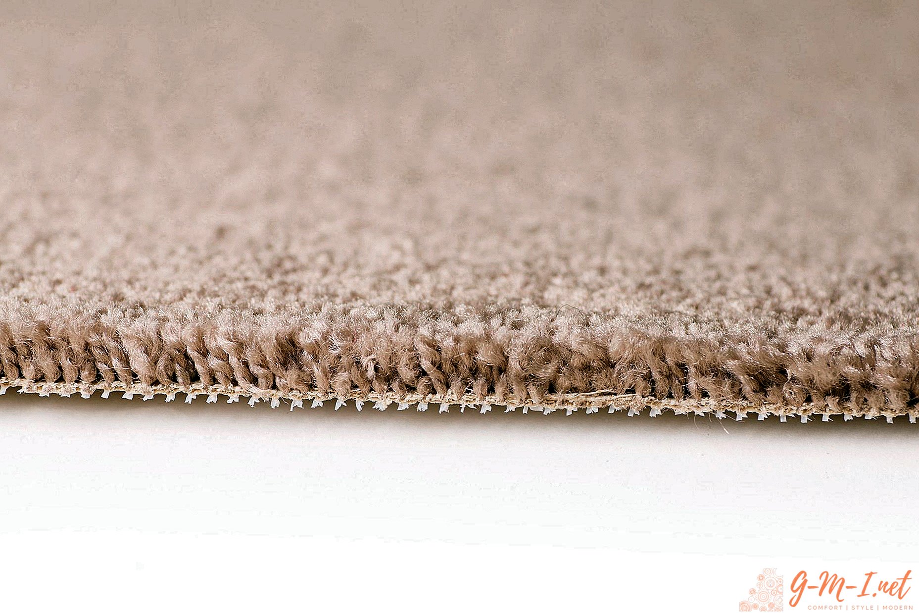 How to handle the edges of the carpet at home
