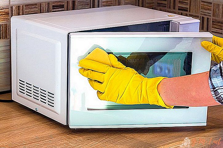How to wash a microwave