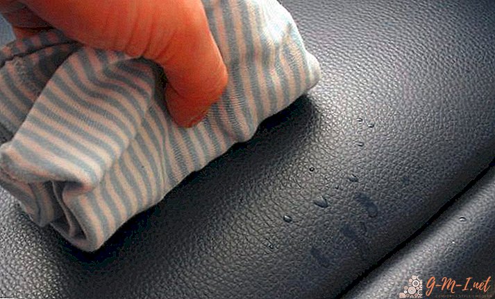 How to wipe a handle from a leather sofa
