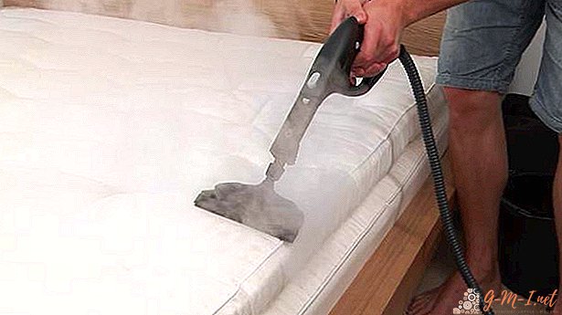 How to clean a mattress at home
