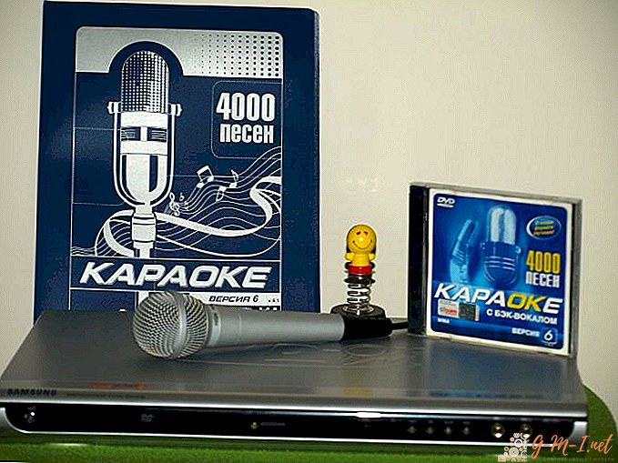 Hoe karaoke op een tv aan te sluiten