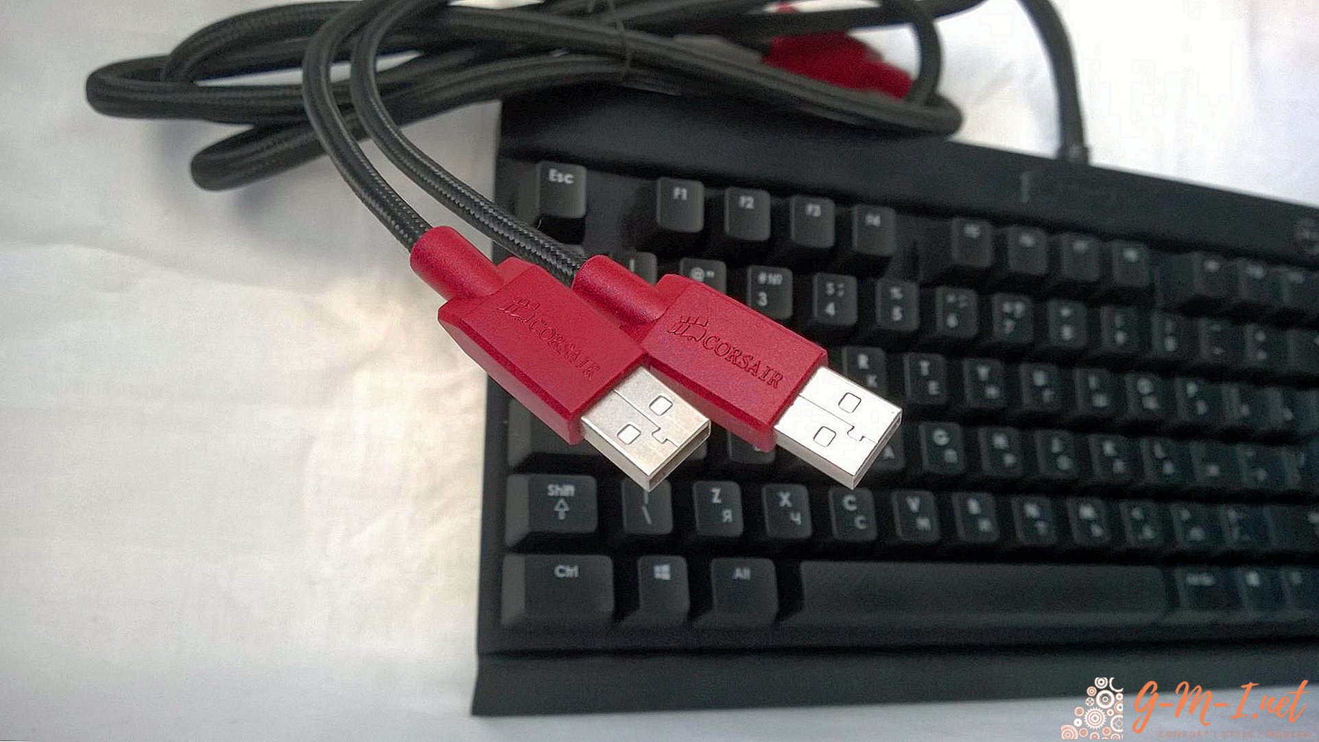 How to connect a keyboard to a computer