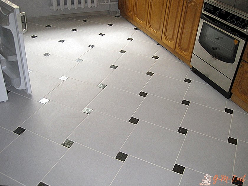 How to put tiles on the floor in the kitchen