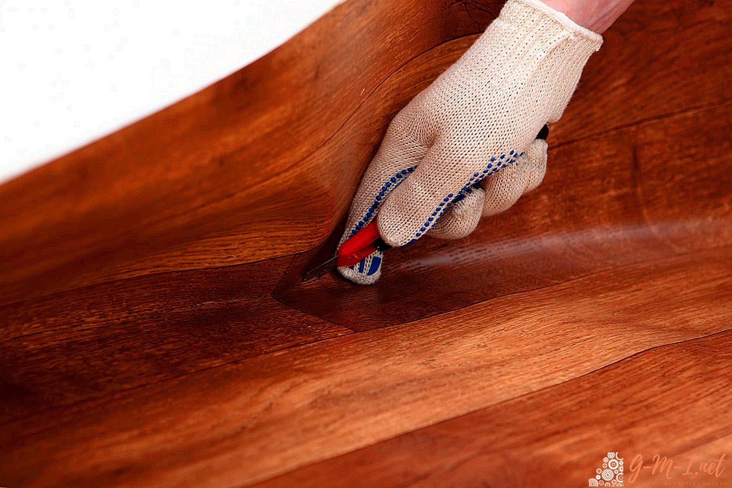 How to lay linoleum on a parquet board