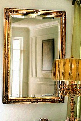 How to hang a mirror on a wall