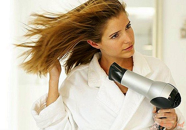 How to dry hair with a hairdryer