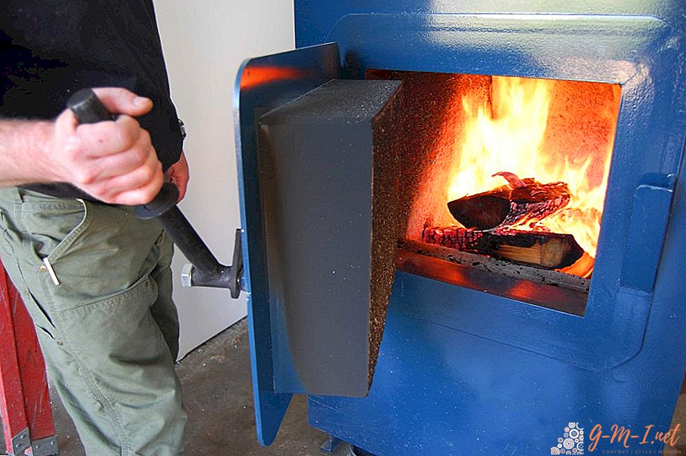 How to heat a solid fuel boiler with firewood