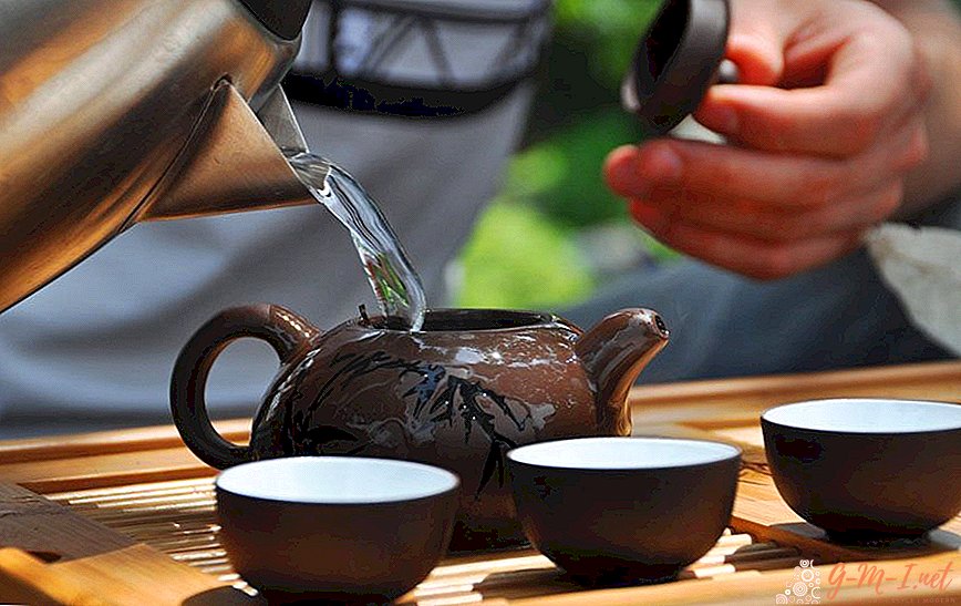 كيفية تحضير الشاي في إبريق الشاي