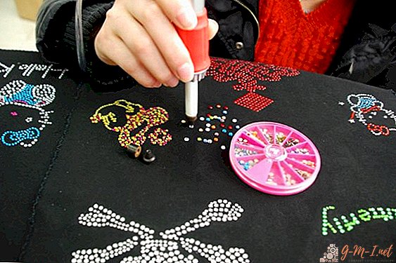 How to glue rhinestones on a fabric with an iron