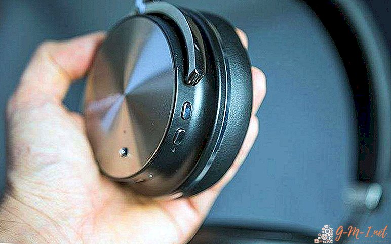 How does active noise cancellation in headphones work?