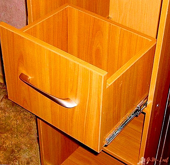 How to make drawers in a closet