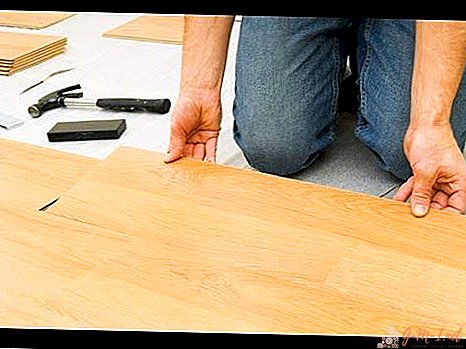 How to lay laminate flooring along or across the room