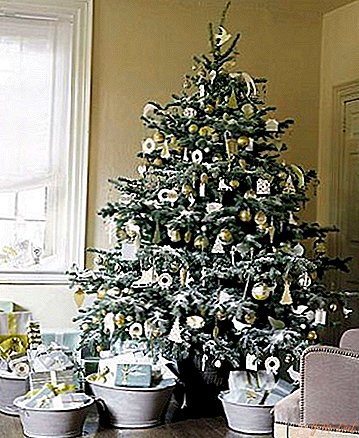 How to decorate an artificial Christmas tree