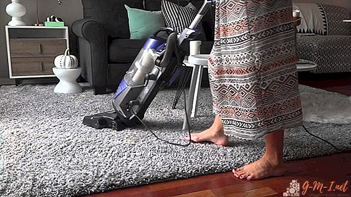 How to dry the carpet with a vacuum cleaner