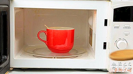 How to boil water in the microwave