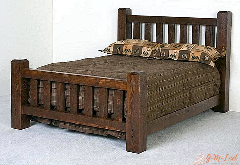 Do-it-yourself bed made of wood