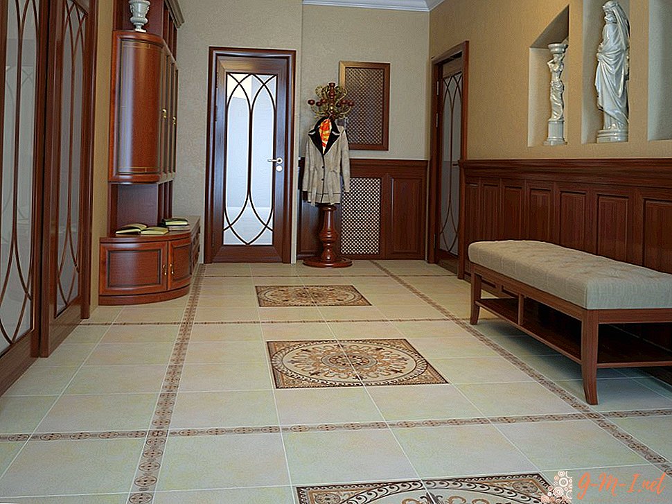 Tile in the hallway on the floor: photo