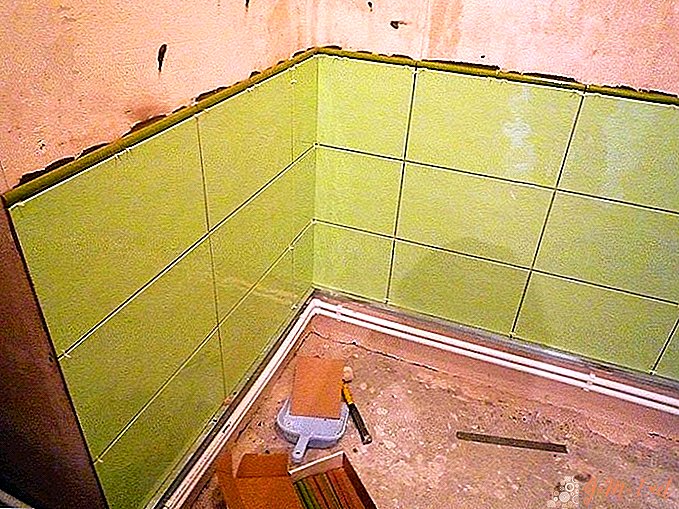 Tile in the corner: hiding the joints