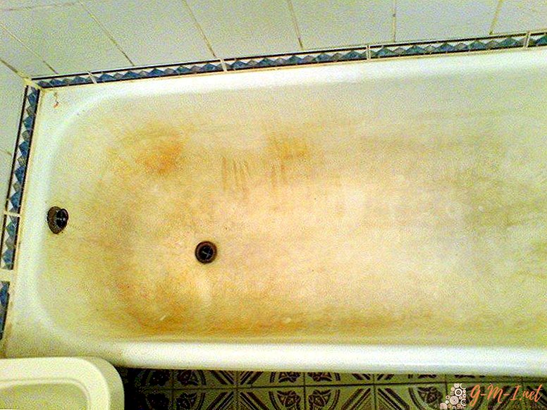 Pourquoi l'émail dans le bain devient jaune et comment l'éviter