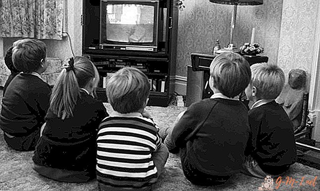 Por que não há TVs na maioria das residências no Reino Unido?