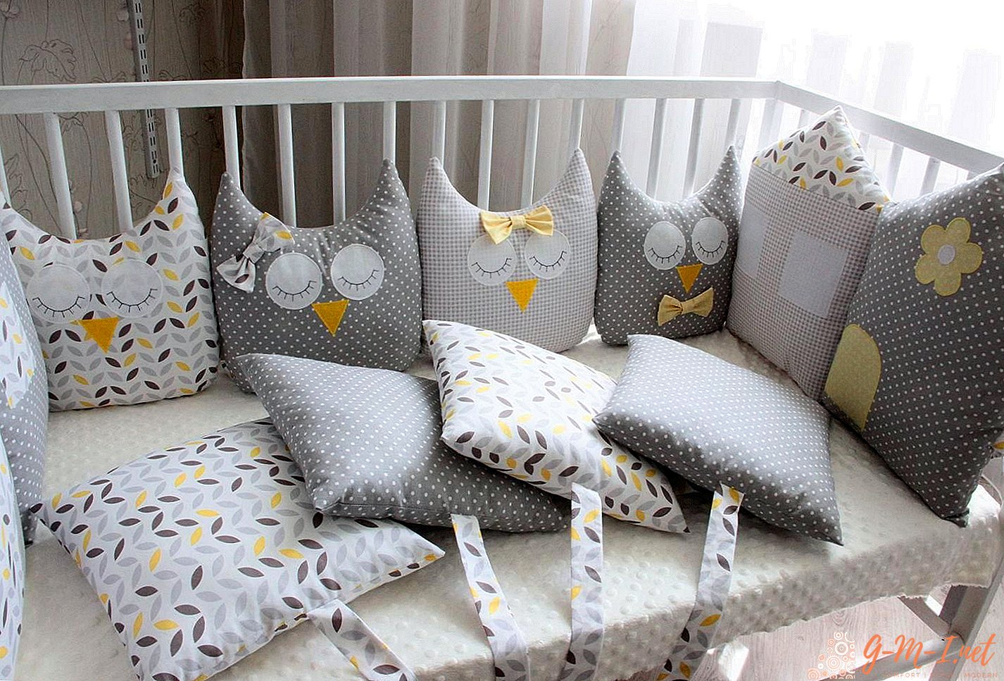 Yenidoğan bebekler için beşiklerdeki yastıklar