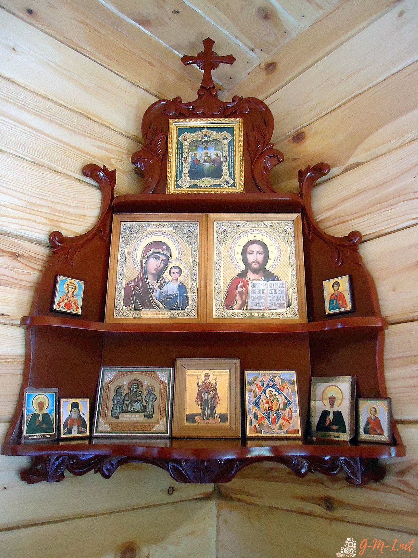Do-it-yourself shelf for icons