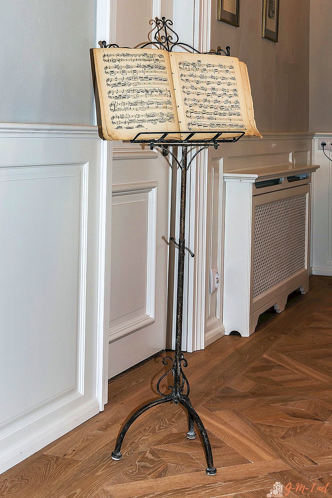 Music stand - what is it?