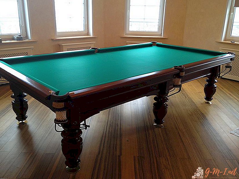 Assembly of a billiard table