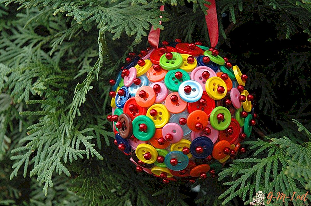 Bola de papel DIY na árvore de Natal