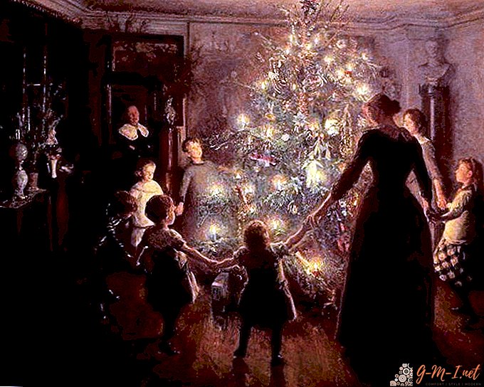 La tradición de decorar el árbol de navidad.