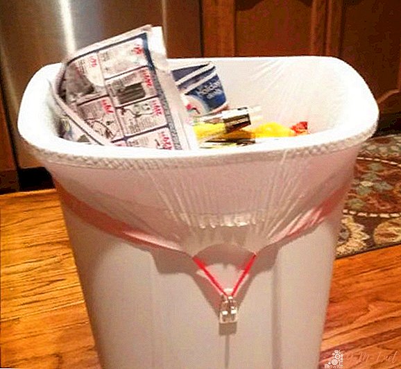 Convenient and simple life hacks with trash can